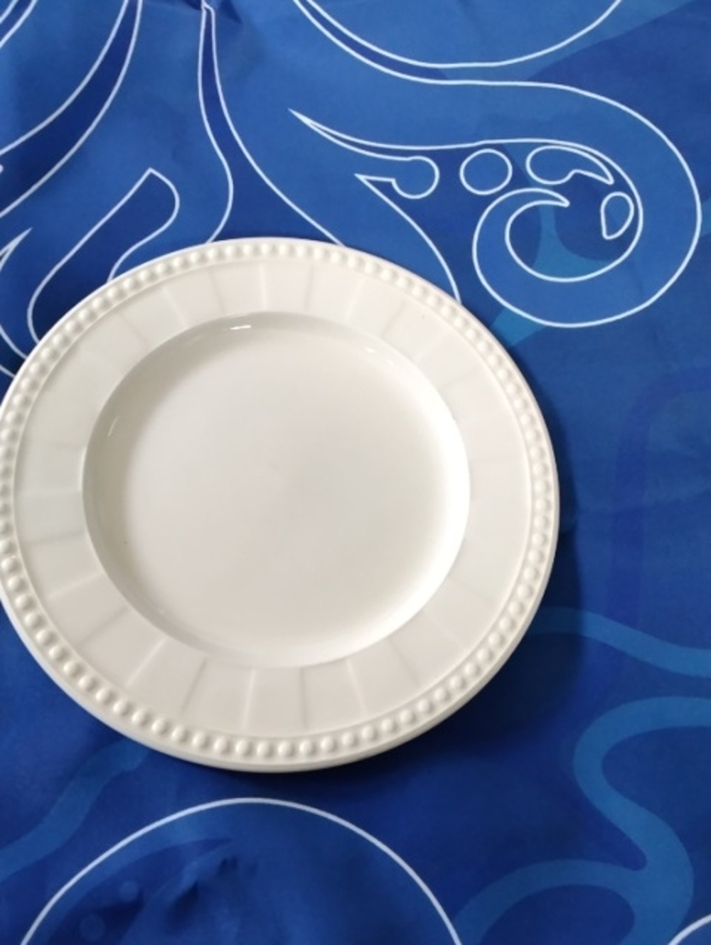 Set Of 10 Classic White 10 Strawberry Street Lunchon Plate